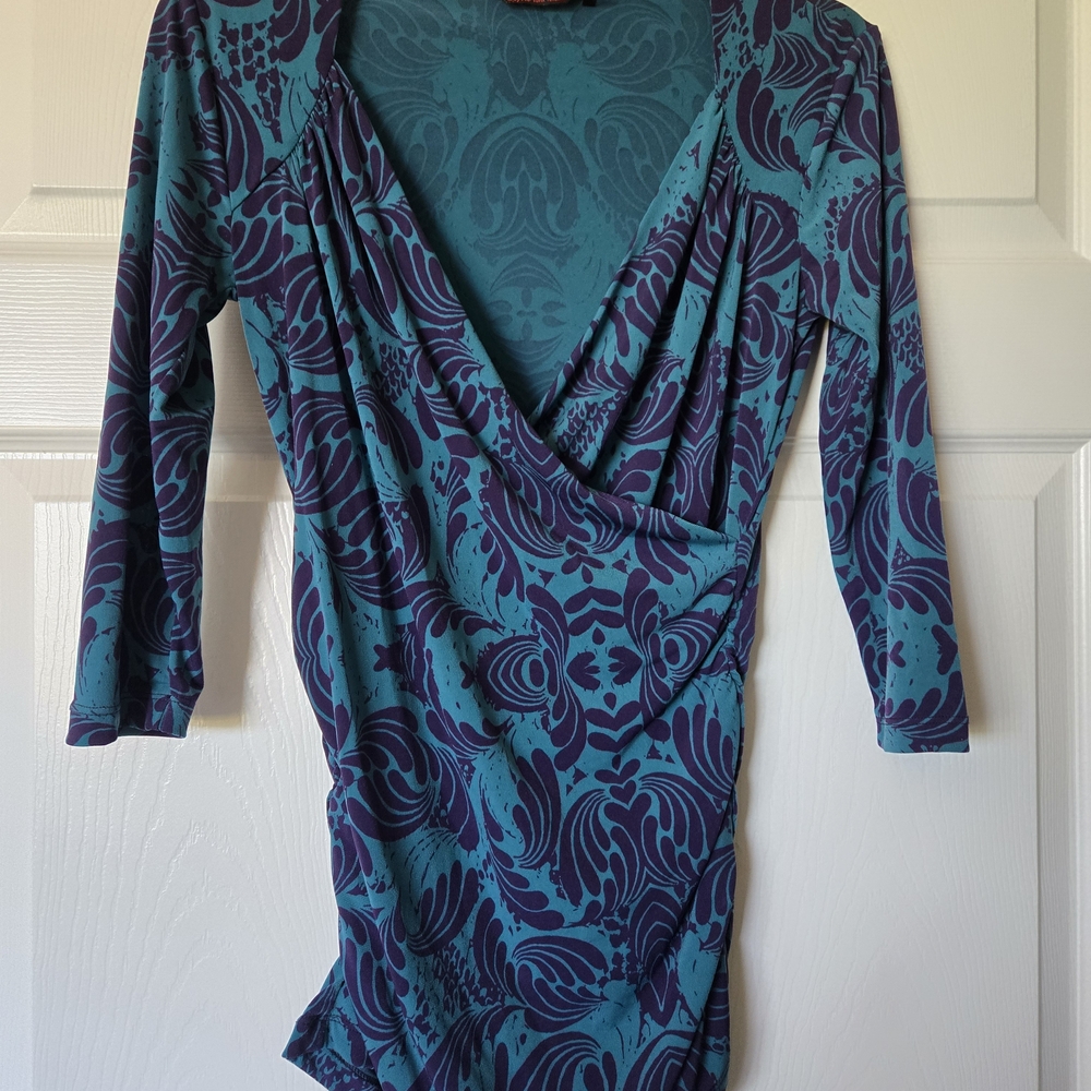 Sofia Vergara Teal and Purple Half Sleeve Top